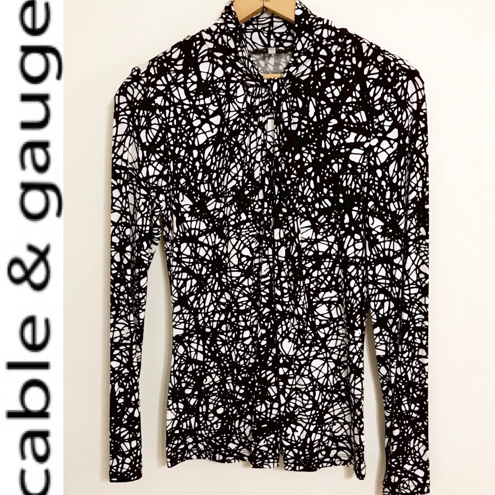 NWOT CABLE & GAUGE Knot Front Top (M)